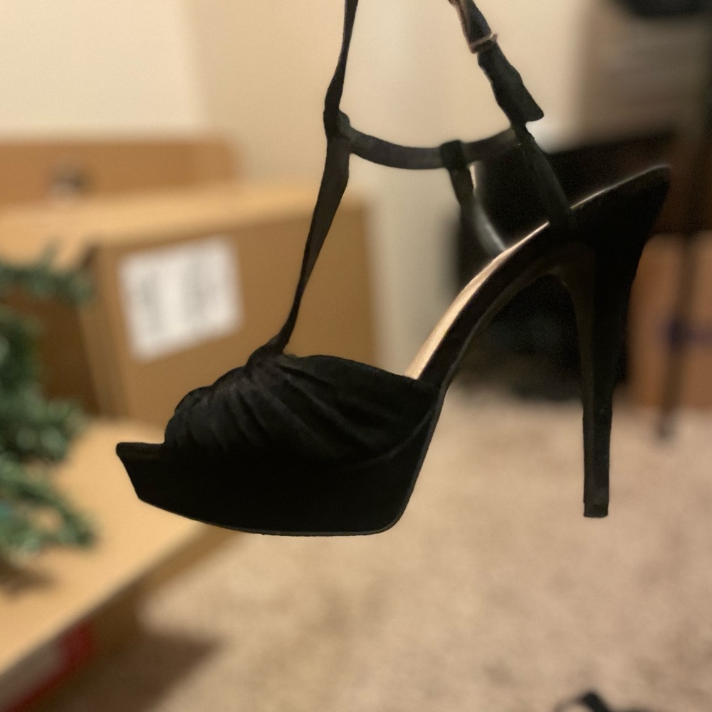 Jessica Simpson black high heels. Worn twice. Very stunning and comfortable!